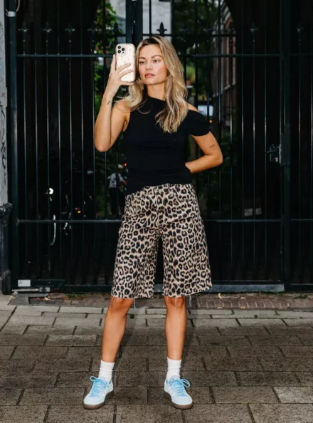Catwalk Junkie Catwalk Junkie | Bermuda | Bruin | loose fit leopard jorts