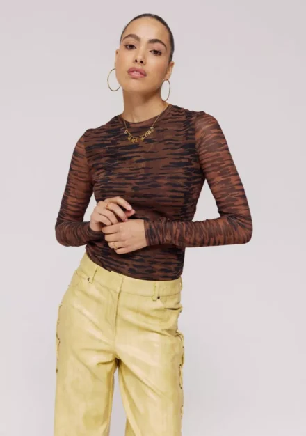 Harper and Yve Harper and Yve | Top | Bruin | June-ls