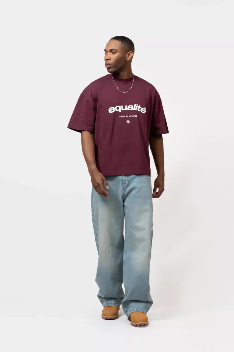 Equalité | T-shirt | Aubergine | Celeste Boxy Tee 3 Equalité Equalité | T-shirt | Aubergine | Celeste Boxy Tee