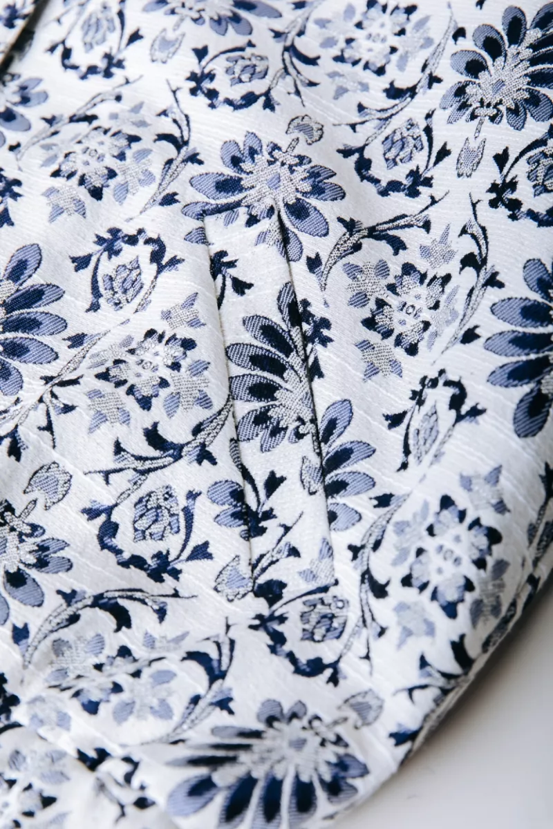 Colourful Rebel | Jas kort | Wit | Bente flower jacquard bomber 4 Colourful Rebel Colourful Rebel | Jas kort | Wit | Bente flower jacquard bomber