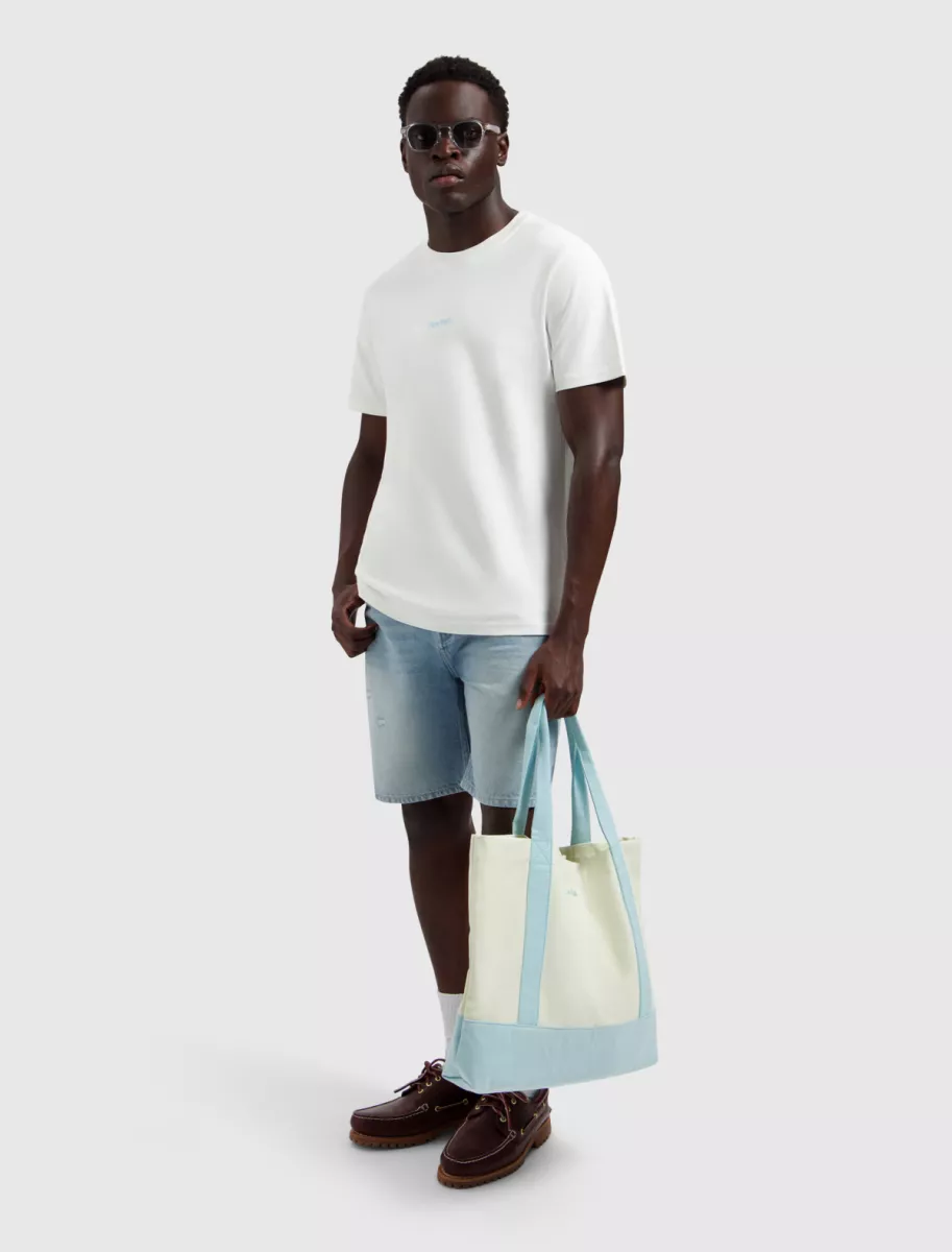 Pure Path | T-shirt | Wit | Trio of Flowers T-shirt 4 Pure Path Pure Path | T-shirt | Wit | Trio of Flowers T-shirt