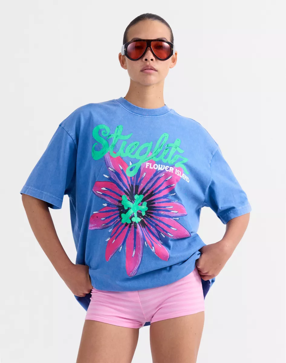 Stieglitz | T-shirt | Blauw | Elida Oversized T-shirt 1 Stieglitz Stieglitz | T-shirt | Blauw | Elida Oversized T-shirt