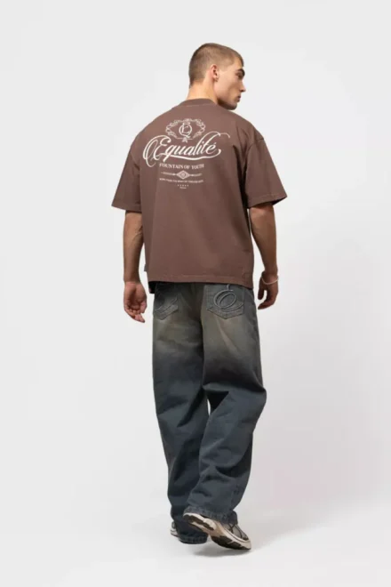 Equalité Equalité | T-shirt | Bruin | Yuki boxy tee