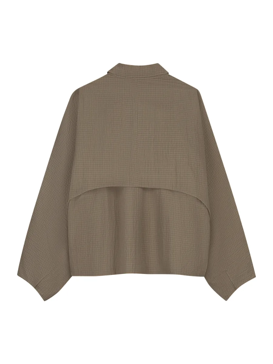 Catwalk Junkie | Jas kort | Donkerbeige | check cape jacket 2 Catwalk Junkie Catwalk Junkie | Jas kort | Donkerbeige | check cape jacket