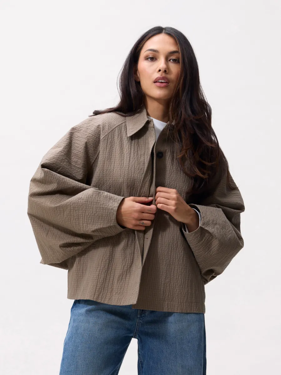 Catwalk Junkie | Jas kort | Donkerbeige | check cape jacket 5 Catwalk Junkie Catwalk Junkie | Jas kort | Donkerbeige | check cape jacket