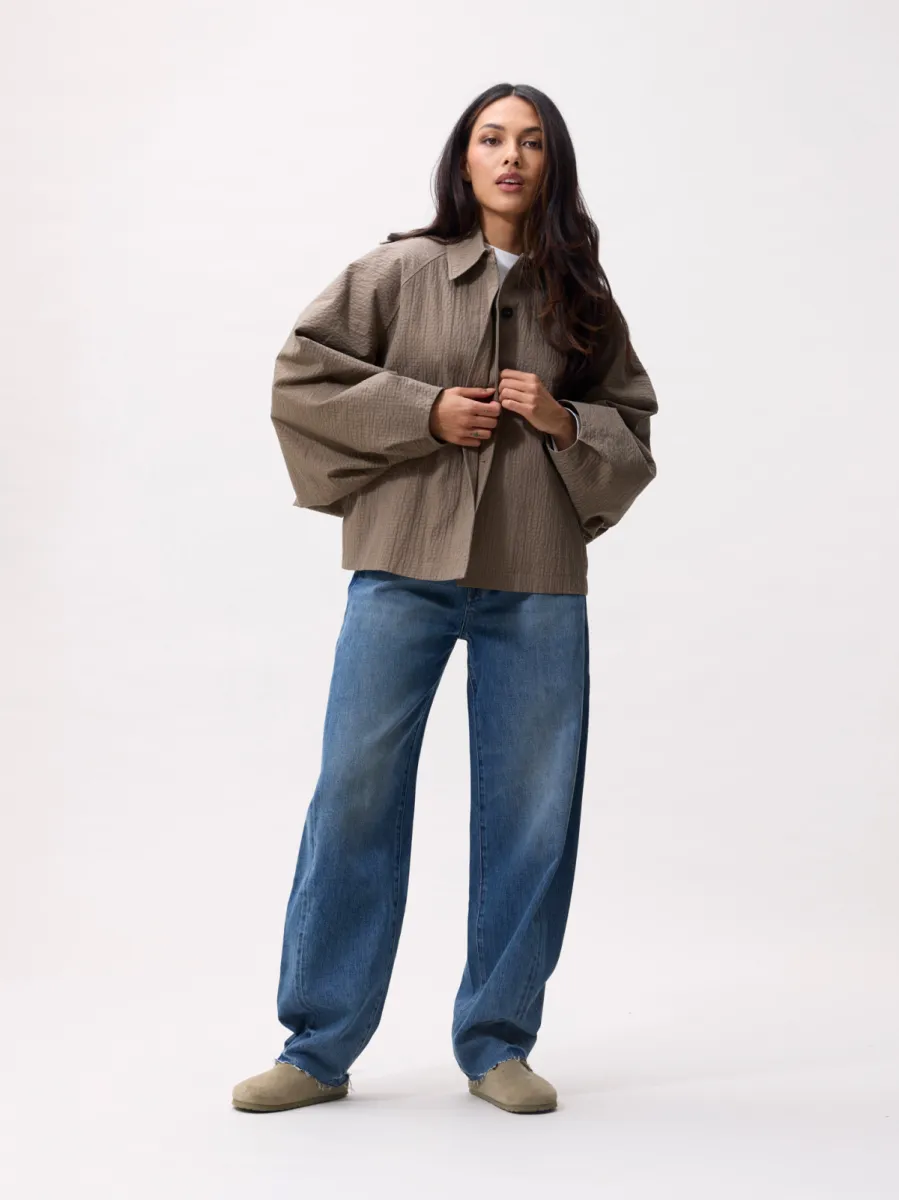 Catwalk Junkie | Jas kort | Donkerbeige | check cape jacket 6 Catwalk Junkie Catwalk Junkie | Jas kort | Donkerbeige | check cape jacket