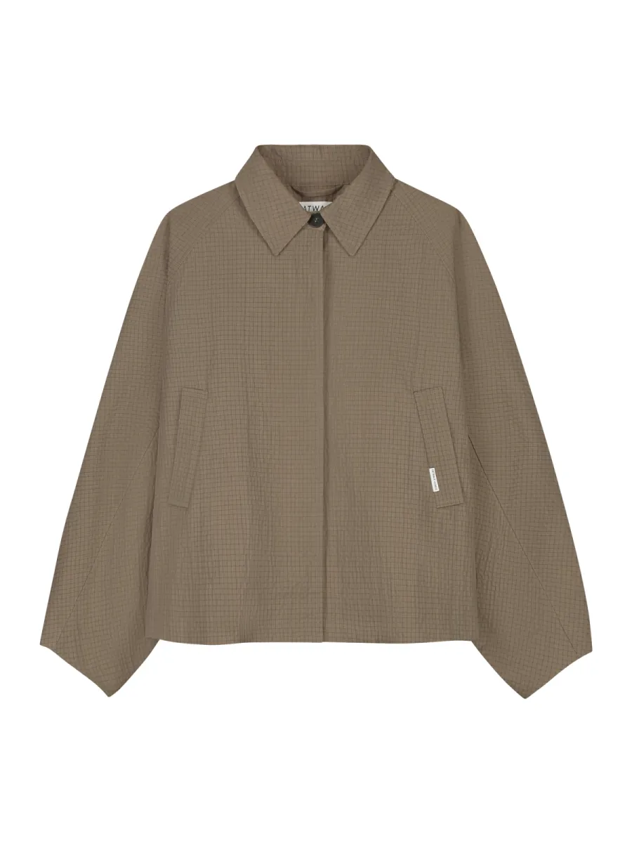 Catwalk Junkie | Jas kort | Donkerbeige | check cape jacket 1 Catwalk Junkie Catwalk Junkie | Jas kort | Donkerbeige | check cape jacket