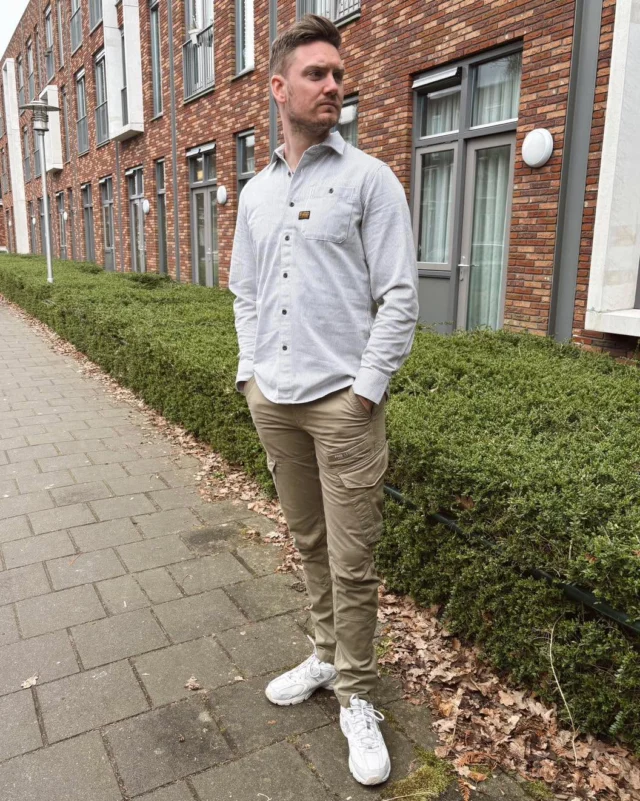 🔥 Gstar

Naast jeans van Gstar verkopen we ook t-shirts, polo’s, jassen en blouses! Deze gestreepte behoort wel tot één van onze favorieten 🤩.
De cargobroek die Ruben hierbij draagt is bijna uitverkocht… wacht dus niet te lang 👀💨.

#pmelegend #gstar #winkelstadhardenberg #dock54concepts #dock54 #shopping #winkelen #mensfashion #shoppingtime #gstarraw