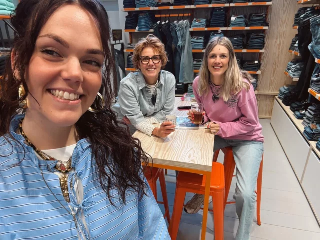 🇳🇱 BEVRIJDINGSDAG OPEN 🇳🇱

Wij zijn vandaag van 9.30 tot 17.00 OPEN! 💪🏻
Heb je dus nog geen plannen? Kom gezellig langs 🛍️✨

#shoppen #shopping #bevrijdingsdag #5mei #shoppen #dock54 #dock54concepts #winkelen #ootd #team #teamoftheday #shoppingtime #maandag #monday #bevrijdingsdag2025 #vakantie #meivakantie #monday