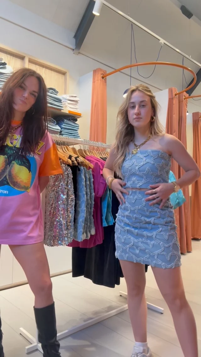 🩷 DEEL 2 

Jaaaa, nu is het de beurt aan Noa om de prijzen van Marsha’s outfit te raden! Zoals je ziet ging dat heel goed 🤭🤭.

Benieuwd naar alle items? Kom snel passen 🛍️✨.

#dock54 #dock54concepts #shoppen #loftymanner #loftymannercollectie