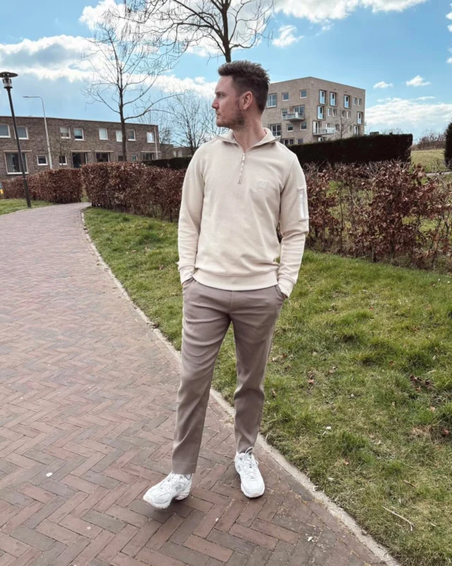 🔥 Supply&Co

Wat een kou en nattigheid ineens weer, he! 
Maar niet getreurd, want deze fijne trui van Supply&Co sleept jou door deze dagen heen 😉.
Ruben combineert ‘m met een nette broek, maar met een stoere jeans heb je ook een toffe look!

#supplyandco #winkelstadhardenberg #dock54concepts #shopping #dock54 #fashioninspo #winkelen #ootd #mensfashion #menswear #ootdinspo