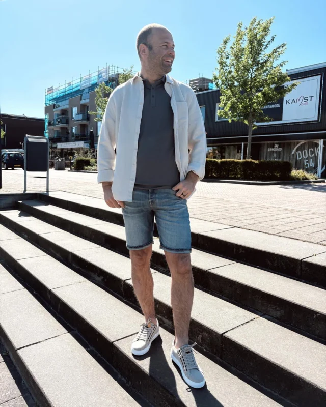 💪🏻 Cast Iron

Op zoek naar een nieuw zomers setje? 
Deze outfit van Cast Iron is perfect voor de zomerse dagen ☀️.
Het overshirt is fijn als extra laagje, maar kan je uiteraard uittrekken zodra het te warm wordt.

#dock54mannenmode #herenkledingwinkel #nieuwamsterdam #dock54 #herenkledingzaak #winkelen #mannenmodezaak #mannenmode #herenmodezaak #herenmode #heren #nieuw