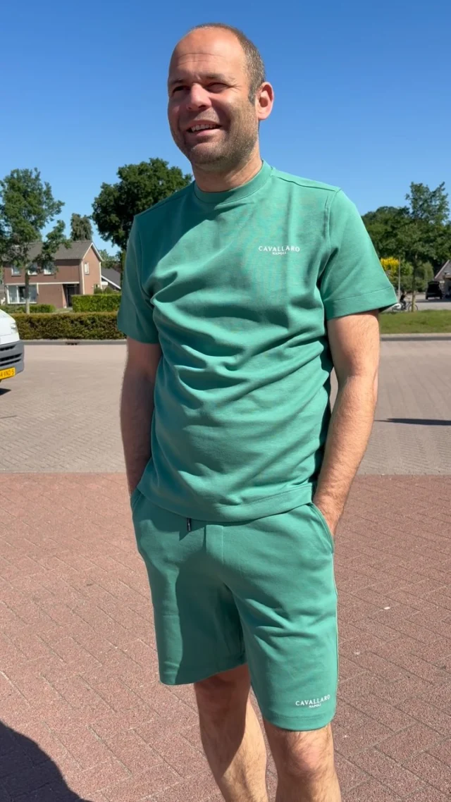 🌈 CAVALLARO 

Wat een vrolijke kleurtjes hebben we van Cavallaro! 
Korte broeken met een polo of shirt: jij mag kiezen. 
Beide mag natuurlijk ook 🫣.

Voor welke kleur ga jij? 

#herenmode #mannenmode #winkelen #dock54 #herenmodezaak #nieuwamsterdam #cavallaro