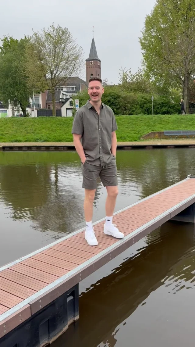 🔥 Co-ord sets! 

Soms gaat er nog heel wat aan vooraf om een leuke video te maken 👀🤪. 
Bij deze ook meteen wat behind the scene beelden, maar uiteraard gaat het om het toffe co-ord setje die Ruben draagt! 
Deze is van Clean Cut Copenhagen en is ook te shoppen in het donkerblauw 🛍️.

#shopping #winkelen #hardenberg #shoppen #dock54concepts #dock54 #winkelstadhardenberg #menswear #mensfashion #cleancutcopenhagen
