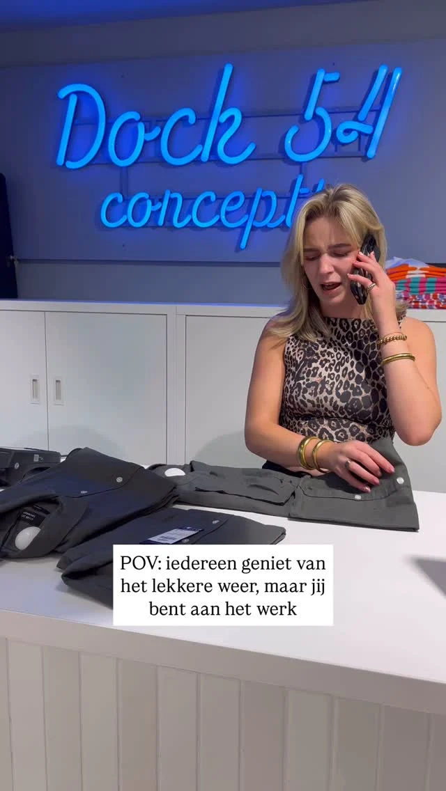 Wanneer je áltijd aan het werk bent als het lekker weer is 🙈. 

Wat doe jij met dit lekkere weer? 🤩 
Wij zijn geopend tot 18.00, dus kom vooral jouw nieuwe zomerlook shoppen 🛍️. 

#shopping #winkelen #hardenberg #dock54concepts #dock54 #reel #POV