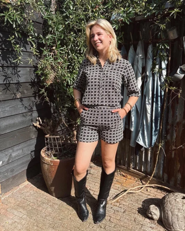 🌞 Lofty Manner 

Een trend van deze zomer: co-ord sets 🤩. 
Lofty Manner doet hier ook aan mee, want kijk deze té leuke set! 
Ga voor deze short met bijpassende blouse en je bent in één keer klaar 🤭. 

#loftymanner  #dock54concepts #dock54 #shopping #winkelstadhardenberg #shoppingtime #weekend