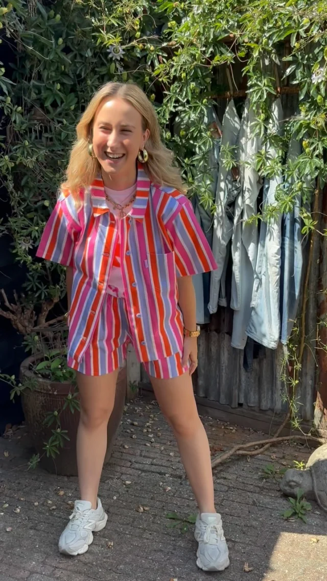 🌸 ELLASTIEK 🌸

Een merk die een echte bestseller is in de zomermaanden: Ellastiek! 
Toffe co-ord sets in verschillende kleuren en prints 🌈.
De items zijn los van elkaar ook leuk te stylen met bvb een stoere short of één van de matchende t-shirts 🫶🏻.

#ellastiek #ellastiekamsterdam #dock54 #dock54concepts #shopping #hardenberg #winkelen #shoppen #winkelstadhardenberg #fashion