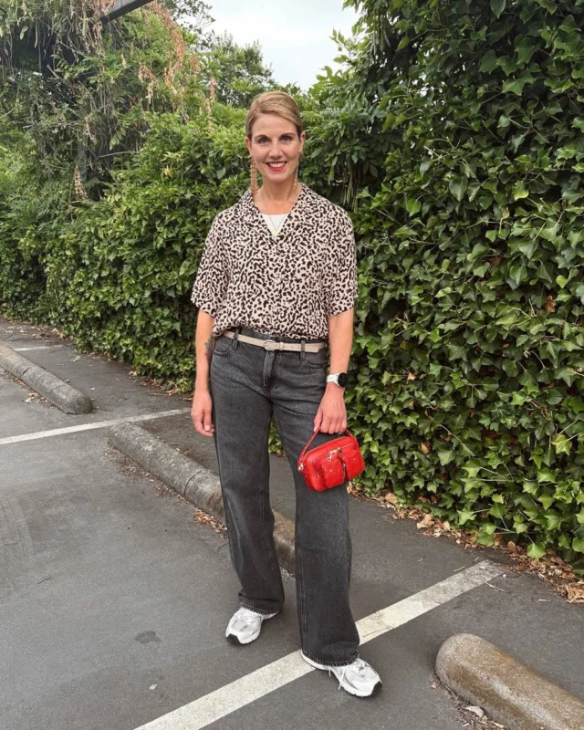 ❤️ Pop of color!

Wil je jouw outfit upspicen?! 🌶️
Met dit leuke tasje van Nunoo Bags geef je jouw look een kleurrijke boost 🌈. 

De jeans komt uit de nieuwe collectie van Gstar en het blousje is van Catwalk Junkie 🐆.

#dock54concepts #dock54 #catwalkjunkie #gstarraw