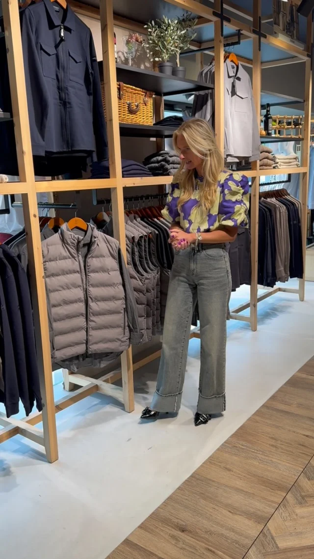De winkel is heerlijk gevuld met nieuwe collectie. Veel nieuwe Cavallaro items binnen. Wij helpen je graag aan de nieuwste mode trends. #cavallaro #nieuwecollectie #fashion #herenmode #mannenmode #dock54 #herenkleding #nieuwamsterdam