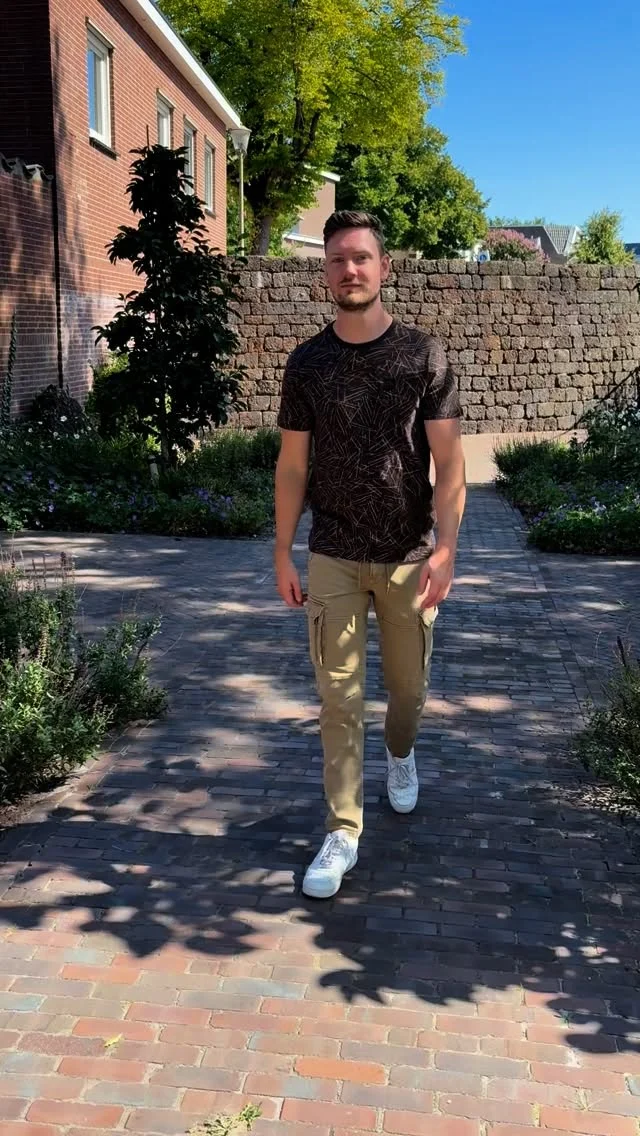 🤎 Outfit voor de laatste zomerse dagen!

We mogen nog een paar dagen genieten van het mooie weer ☀️.
Van T-shirts heb je er nooit genoeg, dus scoor nog snel deze van PME Legend 👀. 
Ruben combineert het T-shirt met een stoere cargobroek (ook van PME Legend). 

#dock54concepts #dock54 #pmelegend #nieuwecollectie