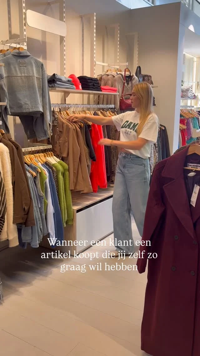 Wanneer een klant net dat ene artikel pakt die wij zelf ook zo graag willen hebben 🙈…

En ja, uiteraard hopen we dat jij er dan heel blij mee bent! 😝
Wij balen alleen een beetje, maar vullen onze wishlist zo weer aan met nieuwe items 🤭. 

#reel #dock54concepts #dock54 #hardenberg #shoppen #reelinsta
