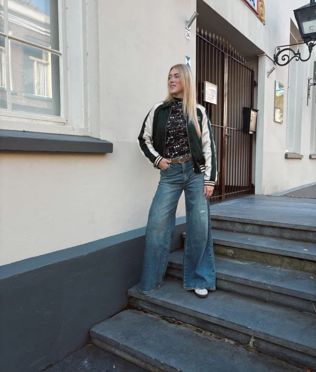 ✨ SCOTCH&SODA

Voor het 750 jarige bestaan van Scotch&Soda hebben ze dit jasje ontworpen! Het jasje is zelfs twee kanten te dragen, maar dat houden we hier nog even verborgen 🤭. 
De jeans is van Circle Of Trust en is, zoals je ziet, lekker lang! Bo heeft altijd haar broeken te kort en deze valt voor haar mooi op lengte. 

#circleoftrust #ScotchSoda #dock54concepts #Dock54