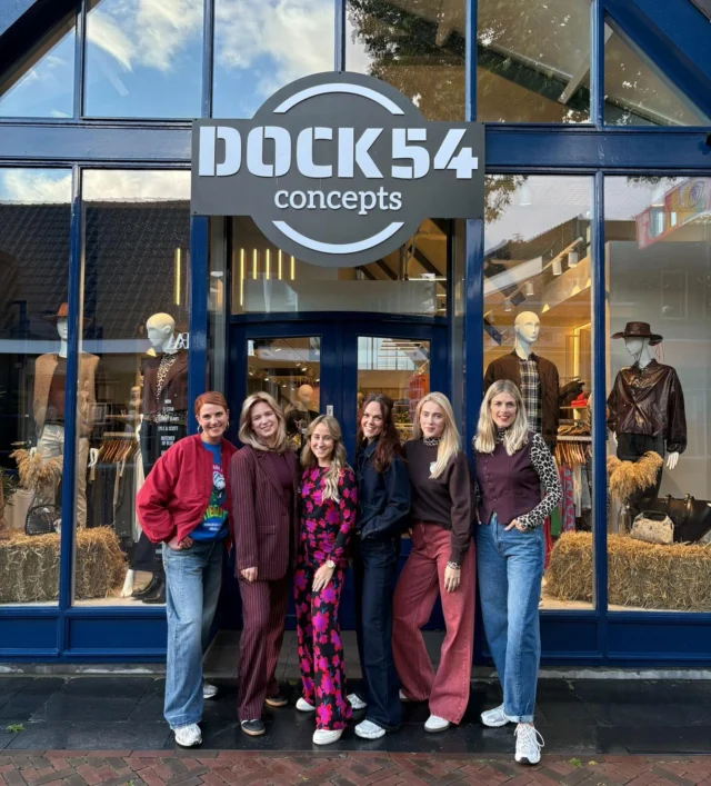 🎉 Hoeraa!

Vandaag precies 1 jaar geleden openden wij onze deuren van Dock 54 concepts 🚪✨ 
Hiervoor willen wij jou bedanken voor dit mooie begin!🫶🏻

Dit weekend staat de koffie voor jullie klaar met wat lekkers☕️🍰 

Fijn weekend!
Team Dock54 Concepts💙

#1yearsago #dock54 #hardenberg