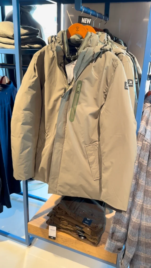 Kom jij je nieuwe winterjas scoren bij ons. We hebben een zeer ruime keuze uit jassen. Verschillende merken/ modellen en kleuren. Voor een nieuwe winterjas bent u bij ons aan het juiste adres. #herenmode #mannenmode #dock54 #winterjas #jas #nieuwecollectie #dock54mannenmode