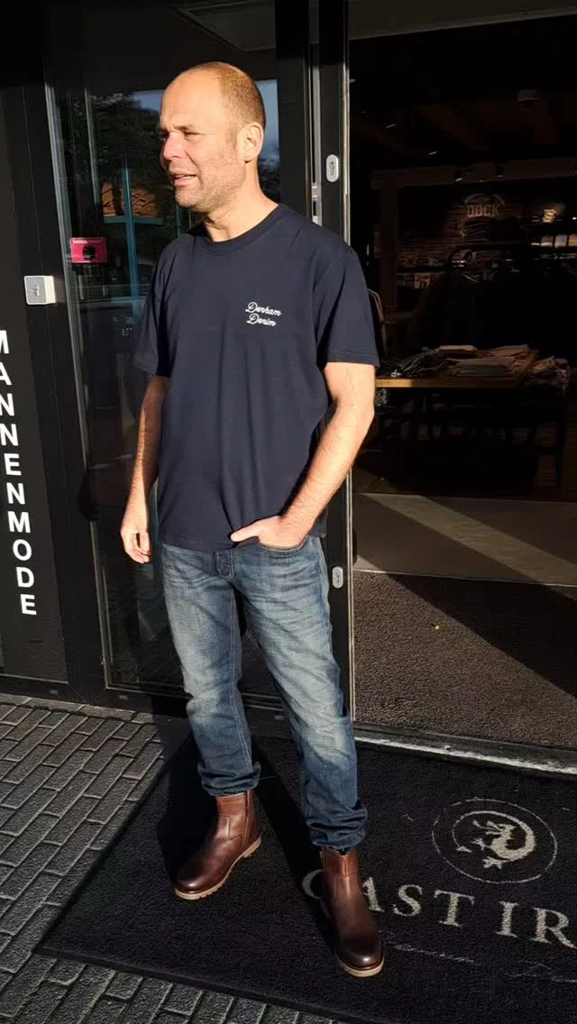 Hallo woensdag😀

Jarno draagt hier een compleet outfit van Denham👌
Een stoere jeans, T-shirt met daaroverheen een oversized jacket . Afgestijld met een paar mooie donker bruine boots van PME 😍

#denham #herenmode #winkelen #dock54 #pme #nieuwamsterdam #herenkleding