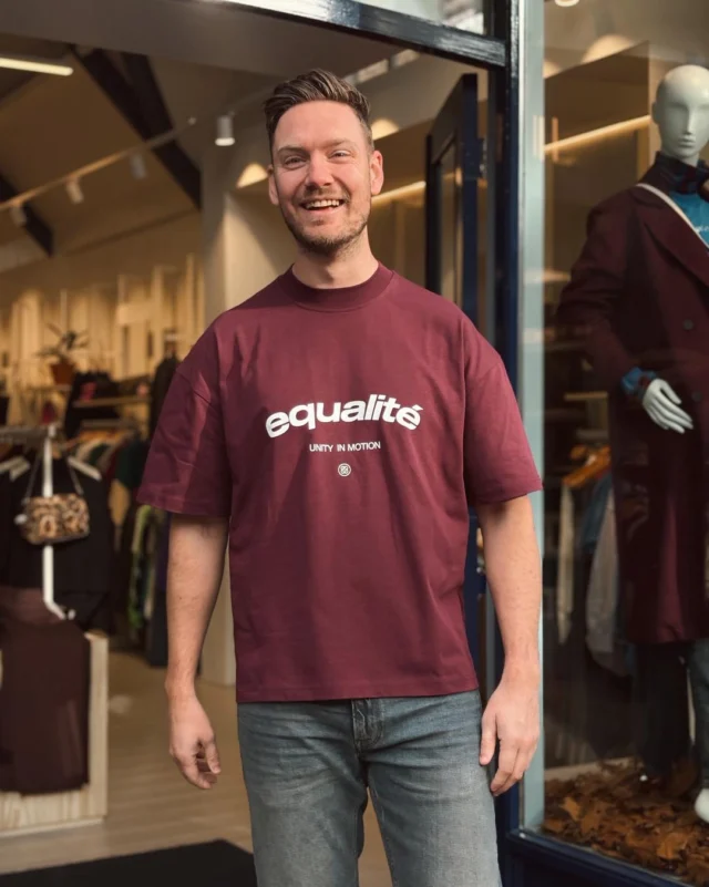 🔥 EQUALITÉ 🔥 

Vanaf NU shop je de eerste drop van ons nieuwe merk: EQUALITÉ 🔥.
Werp een blik in het straatbeeld en je zult ongetwijfeld jongeren spotten met dit toffe merk. Stoere sweaters, tijdloze tee’s en comfy truien: kom ze snel shoppen bij Dock 54 Concepts in Hardenberg! 🛍️✨

#dock54concepts #dock54 #equalite #equalité
