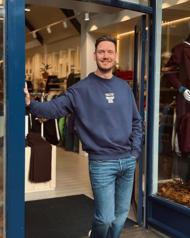 Mannenmode voorjaarstrends 2023: van klassiek tot sportief 6 💪🏻 Comfort Club 
De meesten van jullie hebben al kennis gemaakt met de T-Shirts van dit nieuwe merk: maar nu hebben we ook sweaters, hoodies en zippers binnen! 🤩
LET OP: Het merk hangt nu nog als Comfort Club in de winkel, maar vanaf volgend seizoen heet het Collectiq. Het is nog hetzelfde merk, maar dan met een andere naam.
#dock54 #dock54concepts