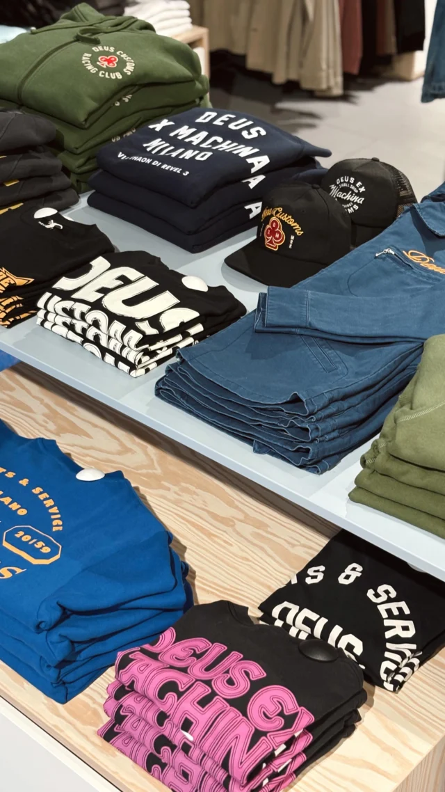 🖤🏍️ DEUS WINACTIE 

We mogen een te gekke winactie met jullie delen 👀. 
Er worden namelijk maar liefst 3 (!) items van Deus weggegeven! 💪🏻
Je maakt kans op een sweater, een T-shirt of een pet. 

Wat moet je doen om mee te doen aan deze winactie? 
- Like dit bericht 
- Deel dit bericht in jouw story 
- Volg @dock54concepts 
- Tag iemand die deze winactie ook moet zien! 

We maken donderdag 20 november de winnaar bekend 😊.
GO GO GOOO! 💨

#deus #dock54concepts #dock54