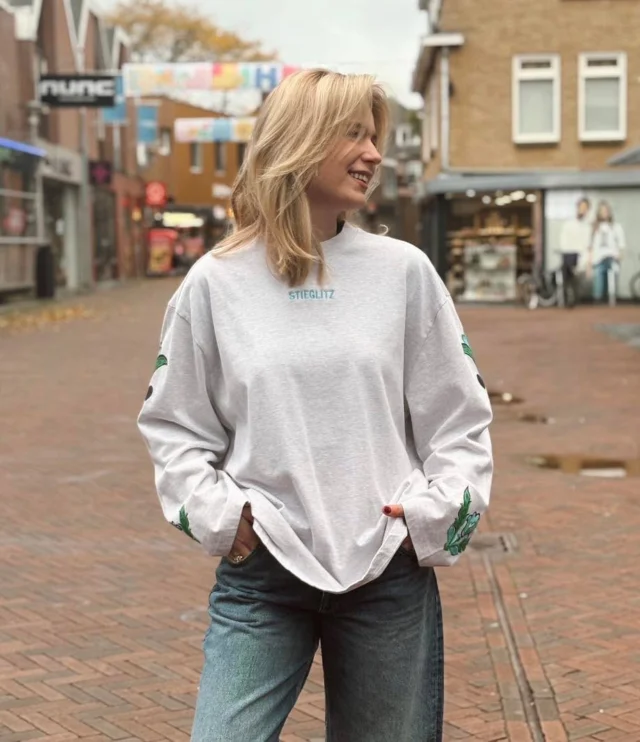 💚💙 STIEGLITZ

Een fijne longsleeve van Stieglitz is een echte musthave voor in jouw kast 💙.
Draag de longsleeve zoals ‘ie is of met een leuk colletje eronder ✨. 

#stieglitz #stieglitzlabel #dock54 #dock54concepts