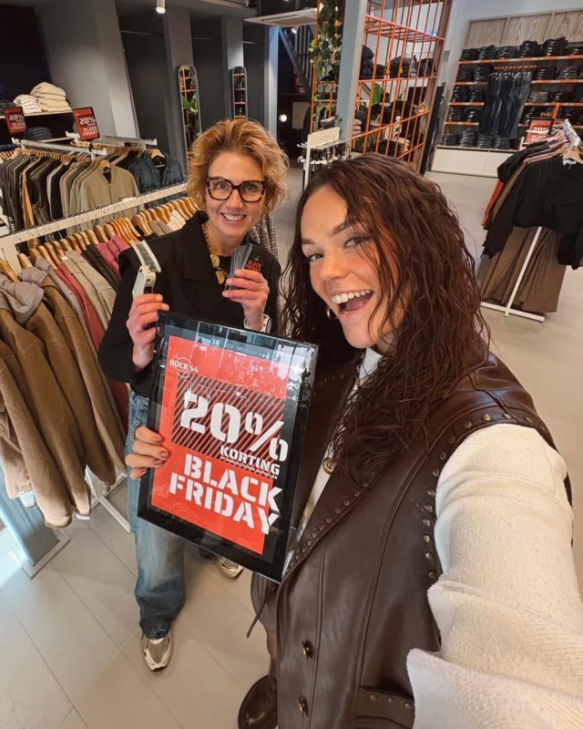 🖤❤️ BLACK FRIDAY

We beginnen vanaf vandaag al met onze BLACK FRIDAY sale! 💪🏻
Winterjassen en geselecteerde items shop je nu met 20% korting ✨

#blackfriday #dock54concepts