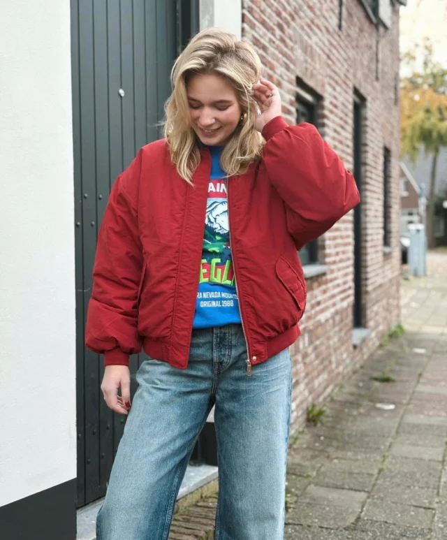 ♥️ SALE OP ALLE WINTERJASSEN 

Waaronder dus ook deze leukerd van Harper&Yve! ♥️
Deze jas shop je nu voor €103,99 ipv €129,99 👀. Kan je niet laten hangen, toch?! 

Vandaag zijn we tot 17.00 voor jullie en morgen hebben we koopzondag! Kom jij shoppen tussen 13.00 en 17.00?

*De sweater en de jeans zijn NIET afgeprijsd 

#dock54concepts #dock54 #blackfridaydeals #blackfridaysale #BlackFriday2025 #blackfriday