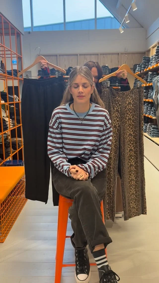 🎄 Kies BLIND een kerstoutfit met Lotte! 

Hoe leuk is de uiteindelijke set geworden?!
We love it 🫶🏻♥️.

#dock54concepts #dock54 #kerst #kerstlook #christmaslook