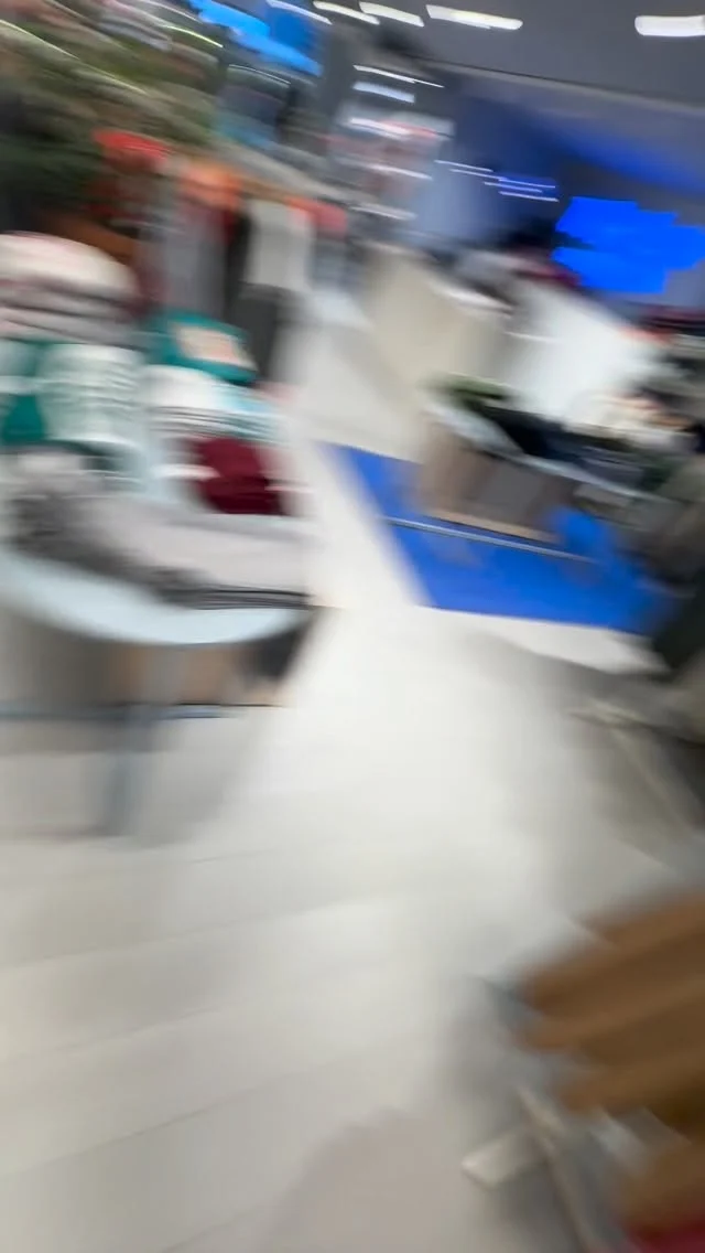 🎄✨ Zoek binnen 1 MINUUT een kerstoutfit uit 

Missie geslaagd! 💪🏻
Alleen even een panty en stoere laarzen bij denken 🤭.

🤎 Leren broekje is van Lofty Manner en topje is van Not A Label
🤎 sieraden zijn van Rose & Camellia 

Deze video is al eerder opgenomen. Inmiddels is de winkel helemaal kerstproof 🎄🪩.

#kerst #feestdagen #dock54 #dock54concepts