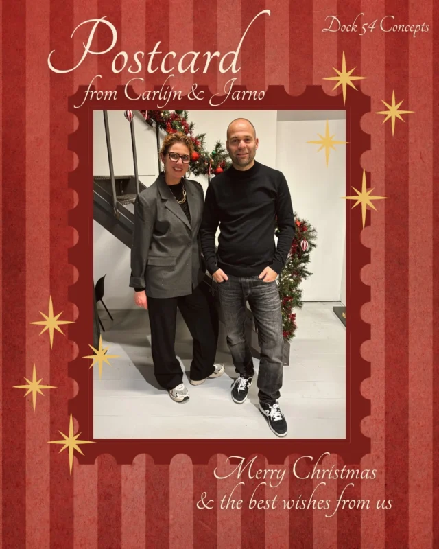 🎄💌 Postcard from Carlijn & Jarno

Nog meer post! ⏰
Ook Carlijn en Jarno wensen jullie een hele fijne kerst en een goed 2026 🥂.
Carlijn shined in haar blazer met studs van Circle of Trust en Jarno draagt een trui van Saint Steve gecombineerd met een nette jeans van Butcher Of Blue ✨.

#dock54 #dock54concepts #kerst #christmas #kerstlook #feestdagen