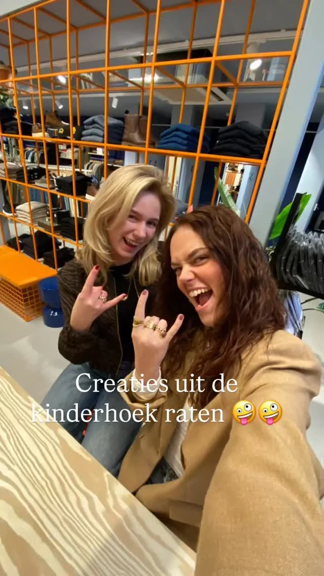 Er worden vaak mooie creaties in de kinderhoek gemaakt. Het zijn ware kunstenaars in ontwikkeling! 
Tijd om ze een beoordeling te geven 😎. 

#dock54concepts #dock54