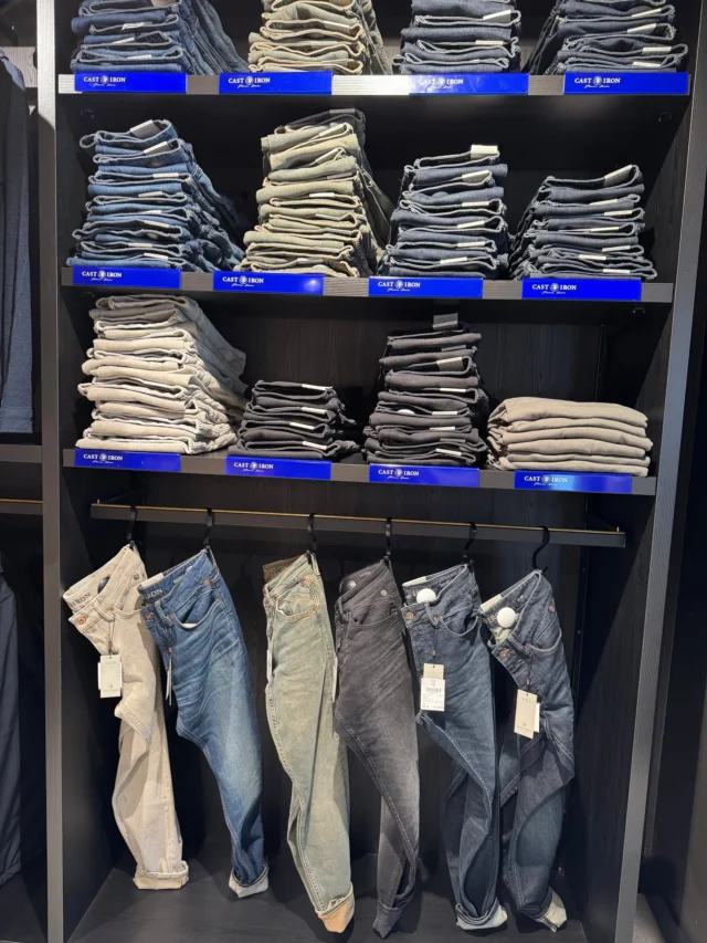 Jeans nodig?

Wij helpen u graag aan de juiste jeans. Bij ons heeft u ruime keuze uit vele verschillende merken en modellen.

Maar wat nog belangrijker is de kennis vanuit ons over al deze mogelijkheden voor u. Geef aan ons aan wat u zoekt en wij zorgen ervoor dat u met de juiste broek(en) de deur weer verlaat. 

Naast de ruime keuze vinden wij het erg belangrijk dat wij u op de juiste manier kunnen adviseren.

 #jeans #spijkerbroek #fashion #Mannenmode #mannenmode #herenmode #jeanswinkel #Dock54 #dock54mannenmode #winkelen