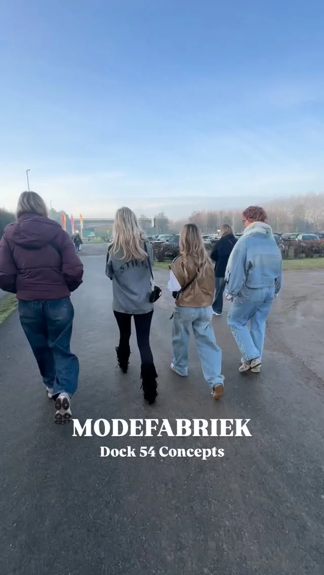 ❤️‍🔥 MODEFABRIEK 

Met het (bijna) hele team vertrokken we vanochtend vroeg naar Amsterdam voor de beurs! We deden inspiratie op, ontdekten de nieuwste trends en zagen alvast de nieuwe collecties voor AW26/27 👀. 

Tot de volgende! 👋🏻

#modefabriek #dock54 #dock54concepts