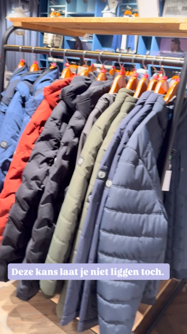 Heb jij nog een winterjas nodig!! Shop hem NU. Mix er 2 leuke sweaters bij en je hebt gewoon 50% korting op je gehele aankoop. 

☕️ staat klaar. 

#winterjas #sale #korting #herenmode #winkelen