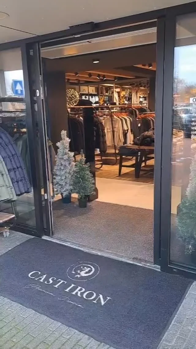 🥳🎉 HIEP HIEP HOERA! 

We hebben een jarige in ons midden en dat is niemand minder dan onze Jarno! 🥳
Hij mag vandaag 40 kaarsjes uitblazen, dus kom langs bij Dock 54 in Nieuw-Amsterdam om hem te feliciteren! 💪🏻

Sorry Jarno, zo’n filmpje hoort er toch echt bij als je 40 wordt 🤭.