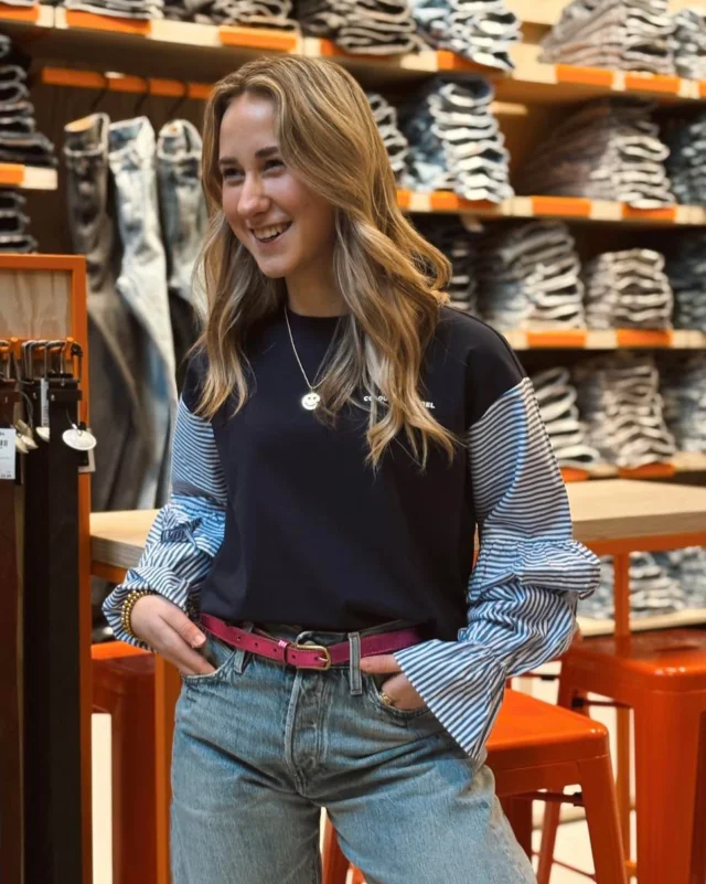 💙 COLOURFUL REBEL 💙 

We hebben al eventjes de nieuwe collectie van Colourful Rebel in de winkel hangen 👀
De mouwen zijn wat deze sweater nét anders maakt en daarom een echte musthave voor in jouw kast 💪🏻🔥
De jeans die Marsha hierbij combineert is van Gstar.

Wanneer kom jij deze toffe set passen? 🛍️

#dock54 #dock54concepts #colourfulrebel #gstar #gstarraw