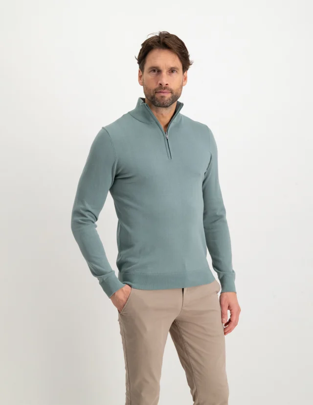 Half Zip Trui - Saint Steve
De Nederlandse merk heeft ieder seizoen weer een mooie collectie aan kleuren. Deze half zip trui kun je leuk zo dragen meet kan ook gecombineerd worden met een overhemd. 

https://dock54.nl/collectie/heren/truien/heren-sweaters/saint-steve-trui-katoen-groen-cas-s-19641/