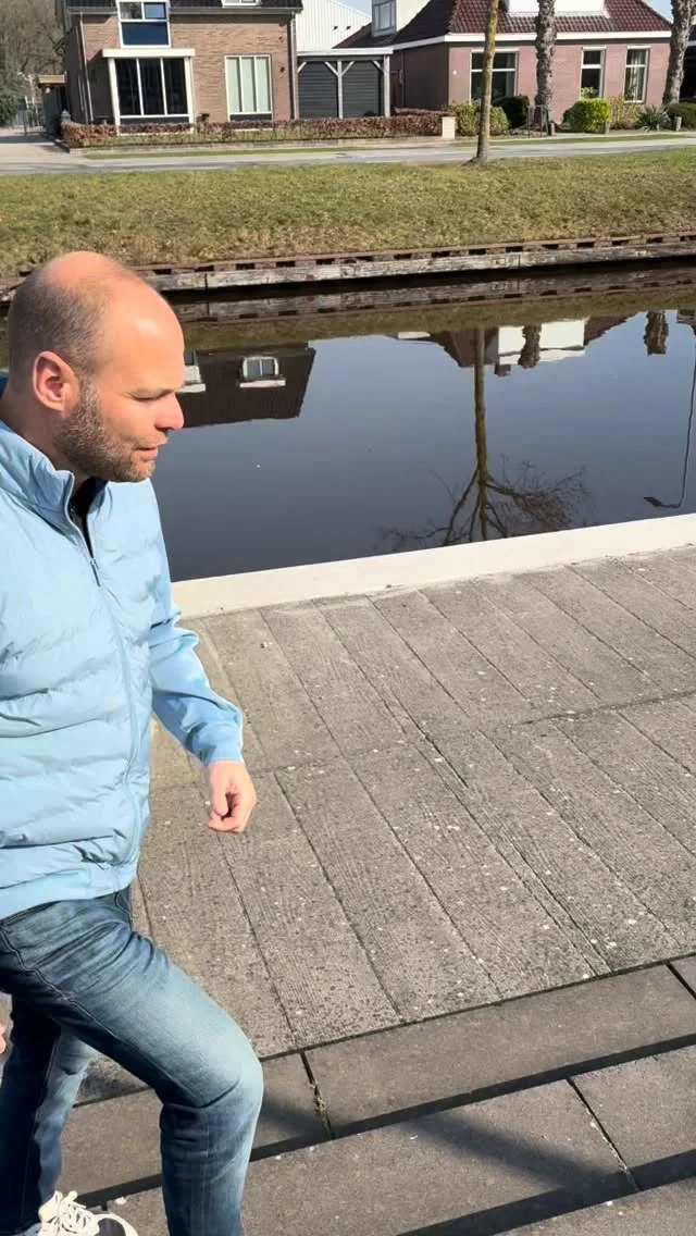 Zoek jij een zomerjas! Stop met zoeken deze Quintino Jacket van Cavallaro hebben wij in 3 kleuren. 

Shop online https://dock54.nl/cavallaro/?categorie=zomerjas 

Of kom gezellig langs in de winkel. 

#cavallaronapoli #zomerjas #herenmode #mannenmode #dock54