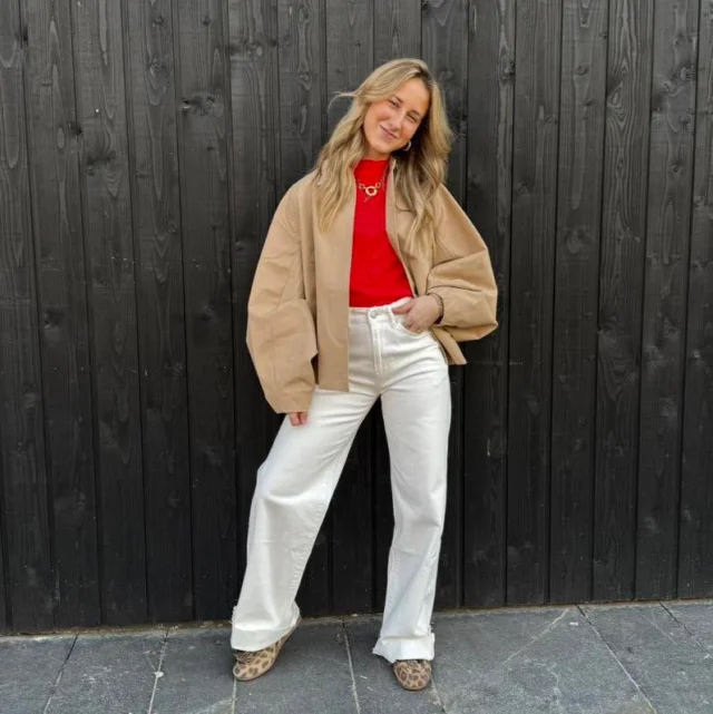 Happy Monday❤️

Nieuwe week, dus daar hoor ook weer nieuwe outfits bij!✨ We beginnen bij deze toffe look!
Het topje is van Harper&Yve en daarbij wordt het jasje en jeans gedragen van Catwalk junkie 🤍🔥

#dock54concepts #catwalkjunkie #harperandyve #happymonday😊