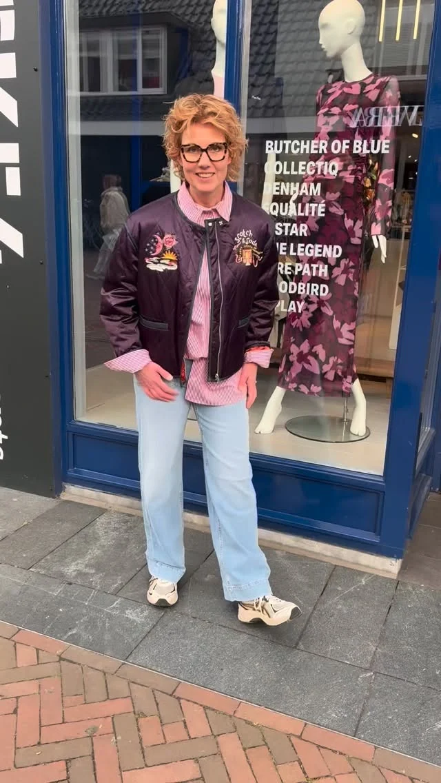 Wednesday fitcheck💜

Carlijn styled het jasje van Scotch&Soda met een toffe oversized blouse van Stieglitz wat samen een hele leuke combi is!🌶️💕 

En deze stoere jeans is van Kuyichi, het is een worker fit met op de voorkant 2 zakjes wat het wat stoerder maakt❤️‍🔥

#dock54concepts #kuyichipuregoods #stieglitz #scotchandsoda