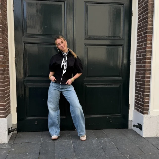 Happy Monday🖤

Nieuwe week, nieuwe kansen😉
En hoe begin je de week beter dan met een nieuwe outfit, om jezelf een keer te verwennen!🩷 Want eerlijk… met een goede outfit voel je je toch meteen 10x beter✨😍

Marsha draagt hier deze super toffe top van Stieglitz leuke details er in verwerkt, en ze maakt het af met een stoere jeans van G-star en als laatste een leuke touch-up: het sjaaltjee❤️‍🔥

#stieglitz #happymonday😊 #freshstart #Dock54