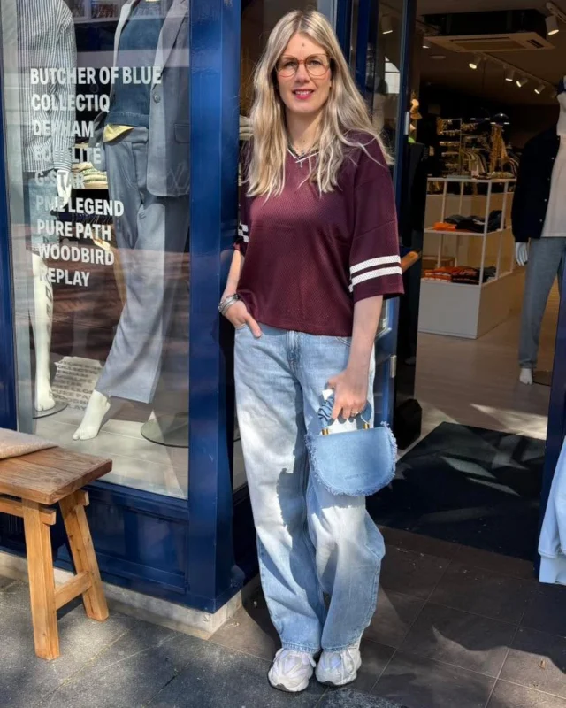 NEWNEWNEW

Heb jij ook zin in een nieuwe outfit met die heerlijke weer?!☀️

Lotte showt deze leuke, stoere outfit voor jullie! Deze top is van catwalk_junkie en de jeans is van drdenim ❤️‍🔥

En deze outfit is afgemaakt met een toff spijker tasje van harperandyve 👀🩵